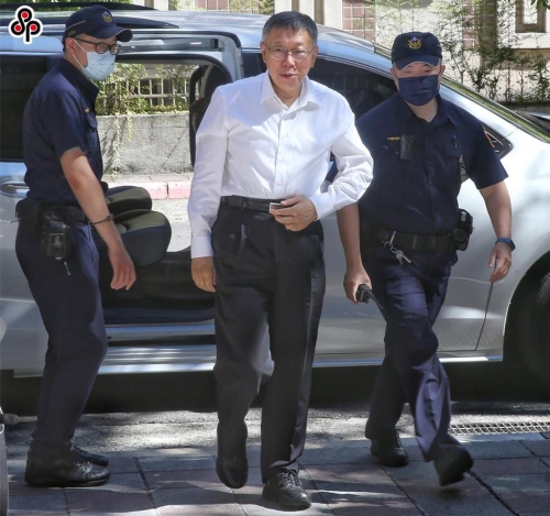 5日柯文哲至臺北地院重開羈押庭。中時數據照
