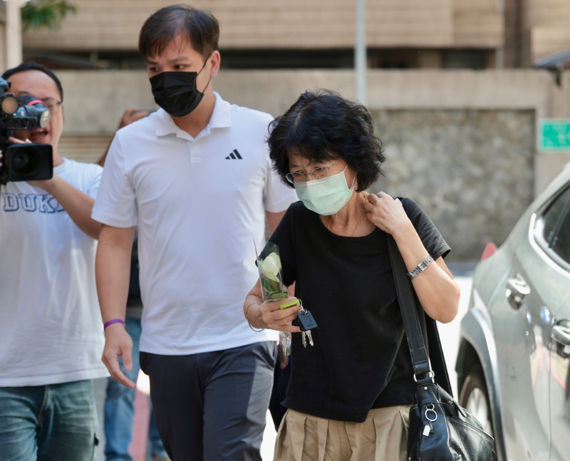 陳佩琪送枕頭、涼席被退貨