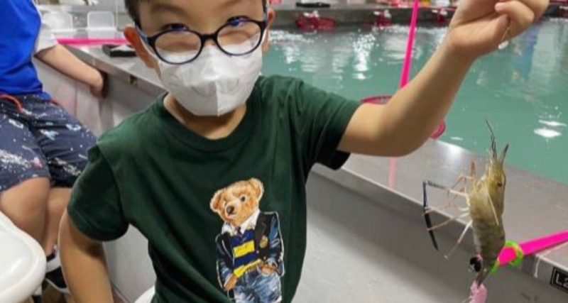 親子好去處2024︳觀塘室內釣蝦場釣蝦體驗買一送一！小朋友都可一齊玩?。▓D片來源：kkday）