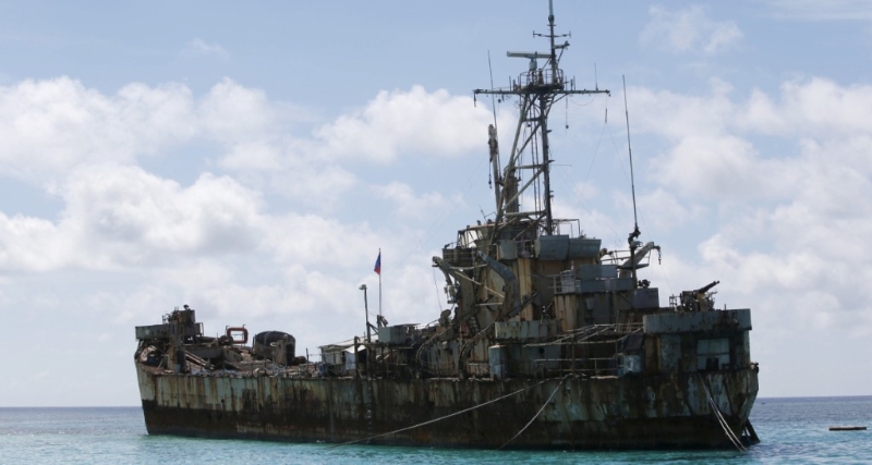 菲律賓在仁愛礁坐灘的軍艦。 （路透社）
