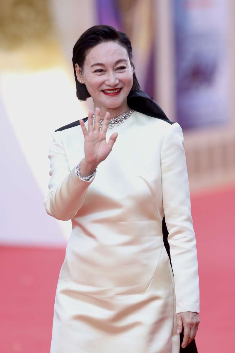 惠英紅的爸爸本是山東大戶人家，為滿族正黃旗后裔，原姓葉赫那拉氏。 歷史著名人物慈禧太后，就是正屬葉赫那拉氏。