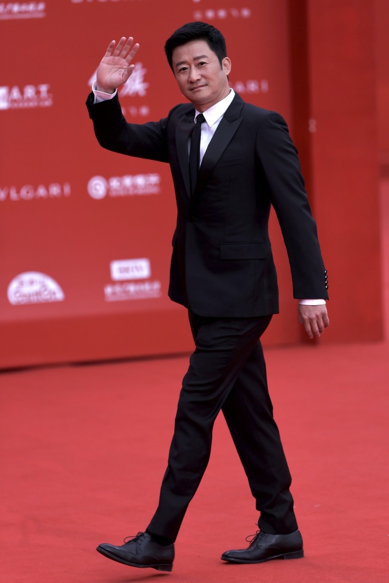 武打明星吳京出身滿族正白旗，屬滿族烏雅氏。