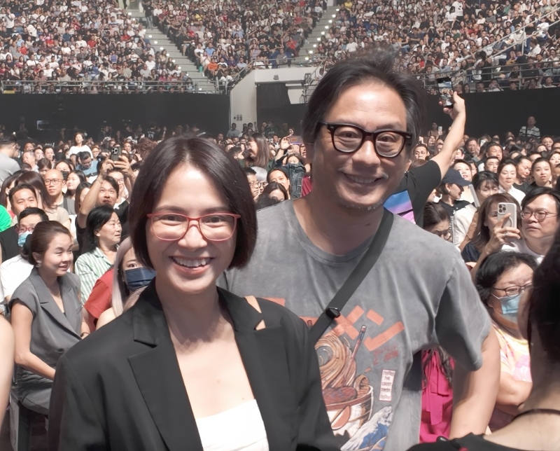 華仔為彭順演出的新戲《危機航線》仍在熱映中，難得彭導和太太李心潔這晚作為座上客。