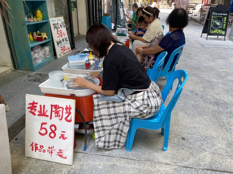 到大芬村學畫畫