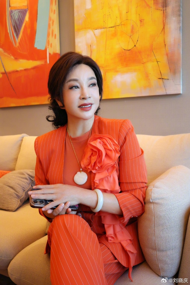劉曉慶爆出疑似婚內出軌風波。