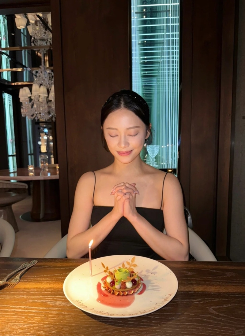 10月27日是葉蒨文的32歲生日。