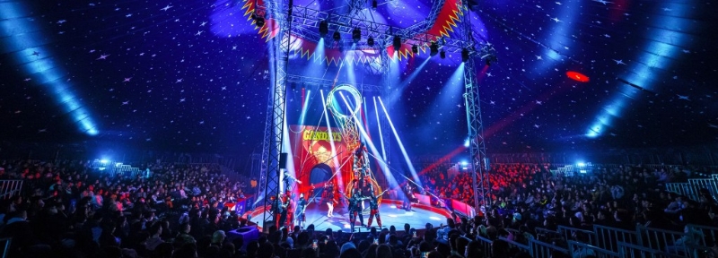 世界知名馬戲團GandeysCircus制作的國際巡回馬戲雜技表演「友邦峻宇呈獻世界雜技團”。