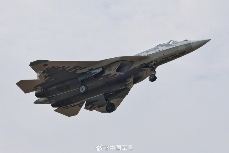 俄羅斯Su-57隱形戰機首次飛抵中國珠海參加中國航展。