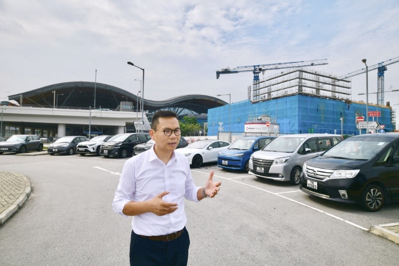 陳恒鑌直言，迪士尼的車位亦有限，能否容納全數內地車輛也是一個難題。 陳浩元攝
