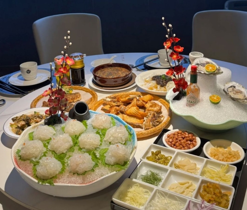 佛山傳統美食攻略2024｜2. 鱻門魚生 順德人做魚類菜式有百種做法，其中保留遠古原始吃魚生，成為一道特色傳統名菜。（圖片來源：梁小兔兔@小紅書）