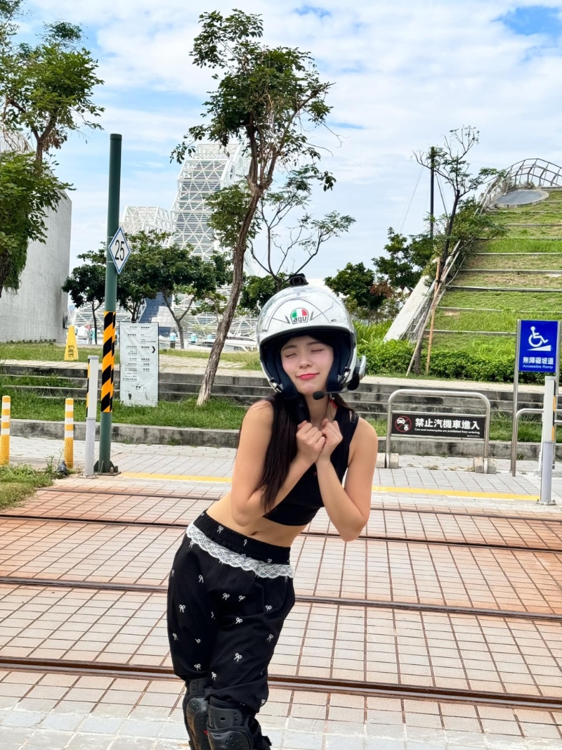 李多慧揸電單車返到臺北，發現被陌生男子跟蹤。