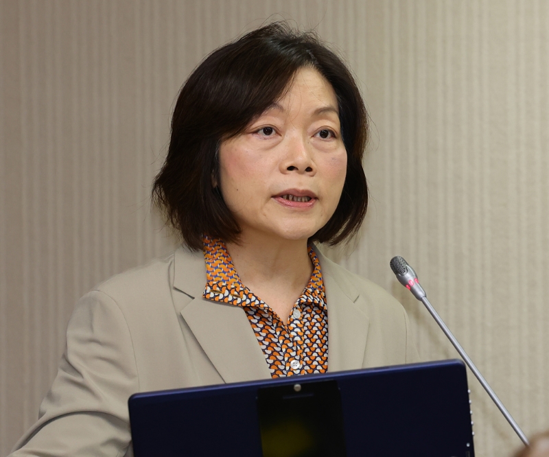 涉職場霸凌導致員工輕生的分署長謝宜容，僅僅是調離現職接受調查，引爆怒火。