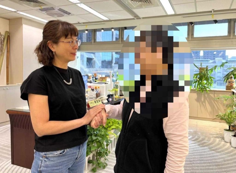 勞動力發展署北分署長謝宜容因職場霸凌案遭拔官降調，但“勞動部”的調查引發另一波爭議。