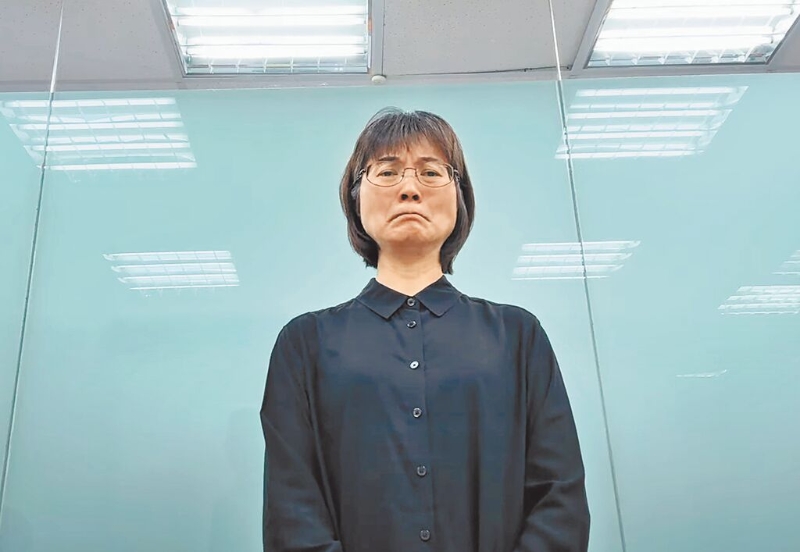 “勞動部”勞動力發展署北分署公務員在辦公室輕生，引發社會重視職場霸凌，北分署長謝宜容22日公布拍攝影片，向輕生的同仁、死者家屬、北分署及社會大眾鞠躬，致上十二萬分抱歉。