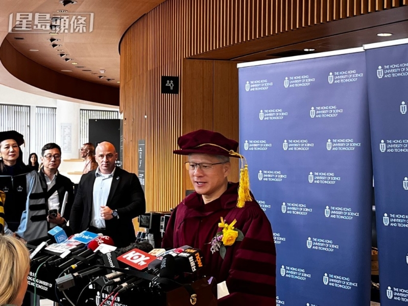 黃仁勛認為人工智慧的進步是全球性，認為未來無法阻止開放科學及人工智能發展。