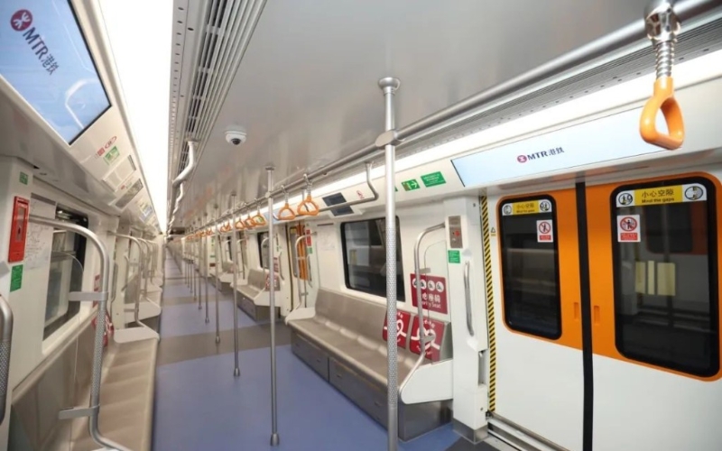 深圳地鐵13號線擬于年底通車。微博
