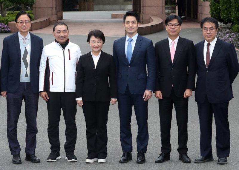 圖為陳建仁內閣首次“行政院”院會，六都市長出席。