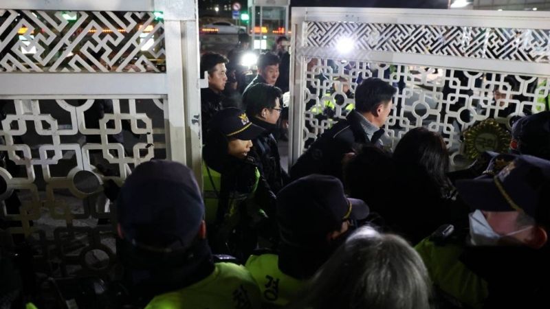 韓國戒嚴令生效。 路透社
