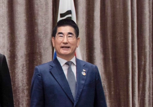 韓國防長金龍顯4日下午透露已向尹錫悅請辭，并向全民表達道歉之意，表示會負起全責。美聯社