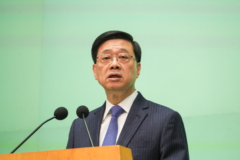 問及為何今次被換局長不包括謝展寰，李家超回應時指每個局長都是全力以赴。 吳艷玲攝