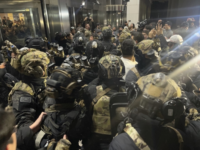 軍隊進入國會