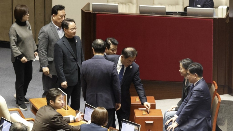 韓國國會議員就尹錫悅彈劾案投票。