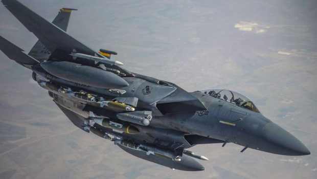 F-15E打擊鷹戰斗轟炸機，是功能最全面的戰斗機，F-15EX是它的改進型。