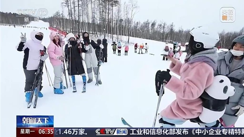 國臺辦11日宣布，馬英九將率臺青參加兩岸青年冰雪節