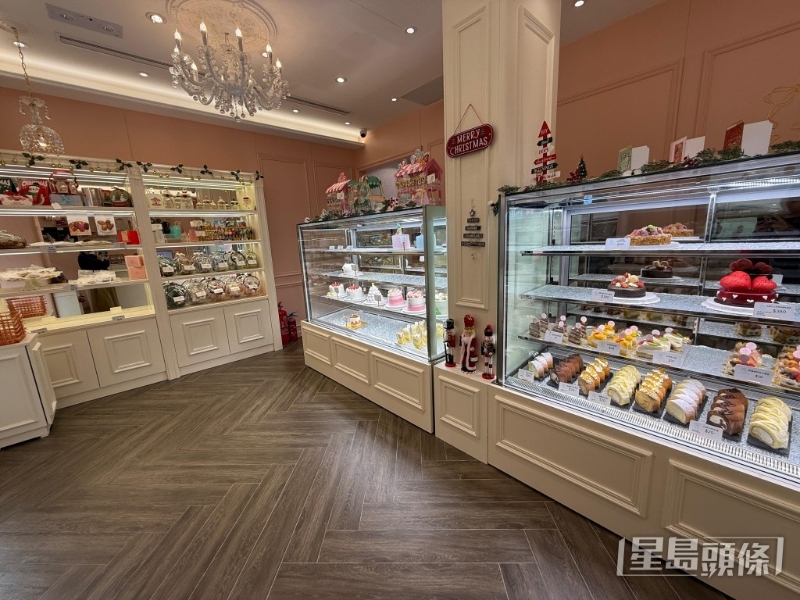 店舗裝修有別其他餅店的面包店風格，反而用上粉紅色甜美少女風。