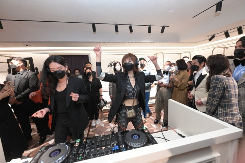 久未露面的張曼玉近年曾為時尚活動客串DJ。