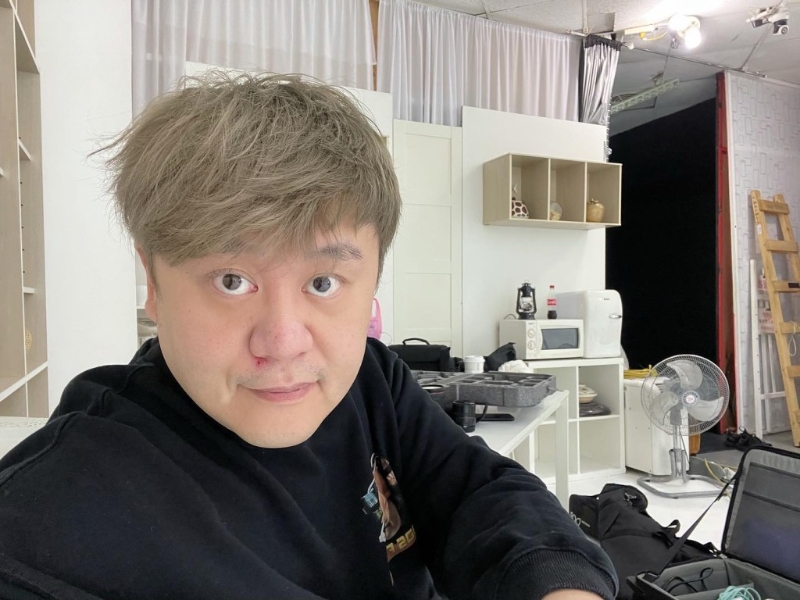前《木曜4超玩》制作人李俊杰有綽號“陳百祥”之稱。