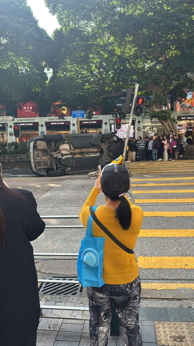 今日(13日) 中午尖沙咀彌敦道近加連威老道 The One 對出，發生交通意外。