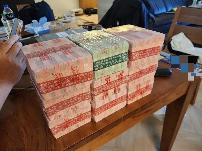 臺警12月11日偵破色情網站“Fans17”，起出大筆現金。