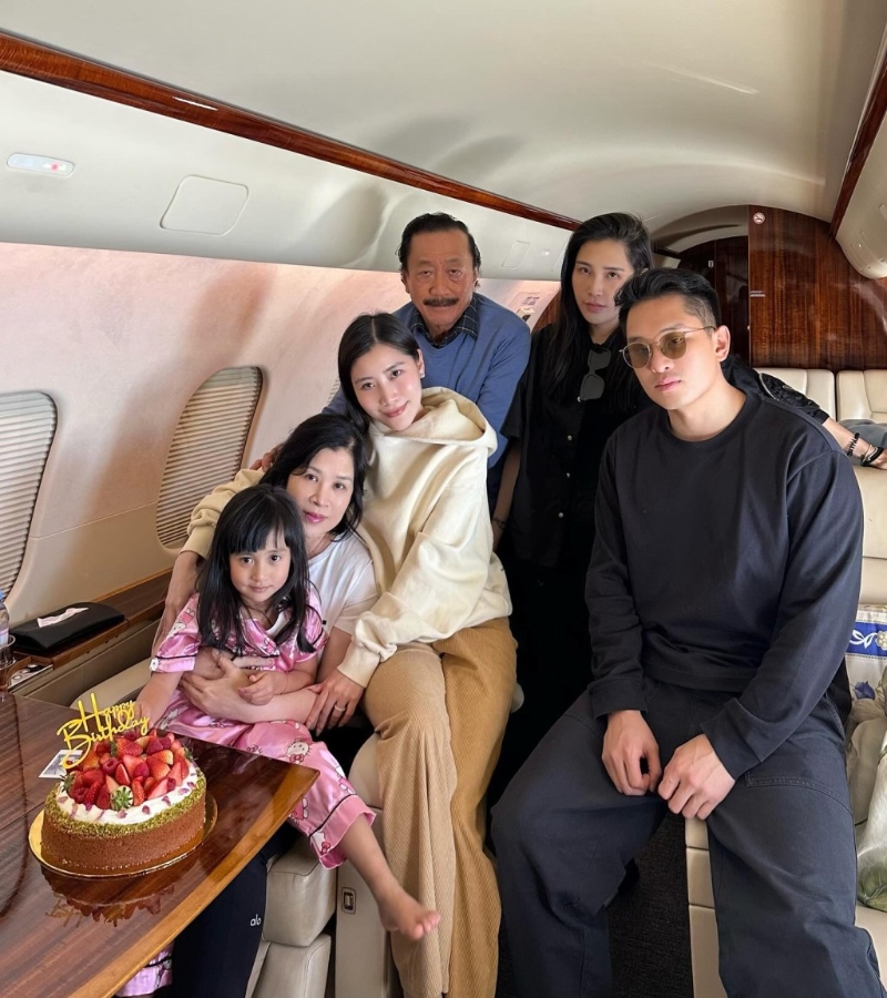陳雪鈴不時在伊格分享家庭樂，有不少是三代同堂，低調的媽Esther Tan也會現身。