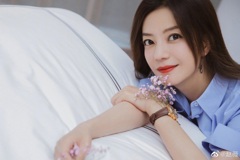 趙薇28日公布與黃有龍離婚。