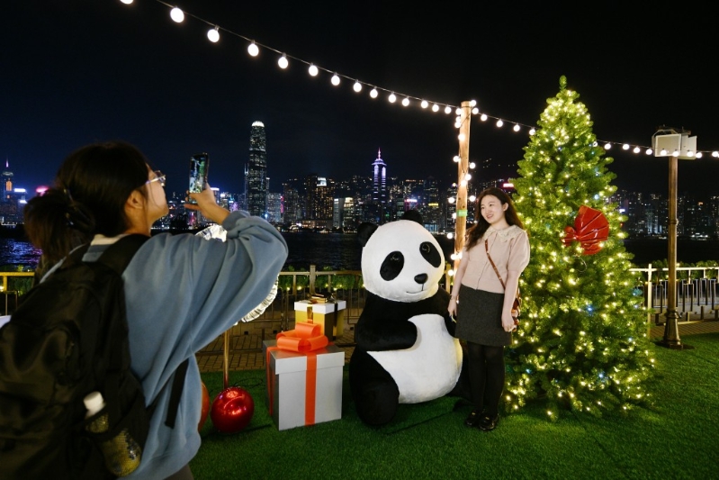 香港繽紛冬日巡禮圣誕小鎮將于12月31日晚上7時或更早停止開放入場。