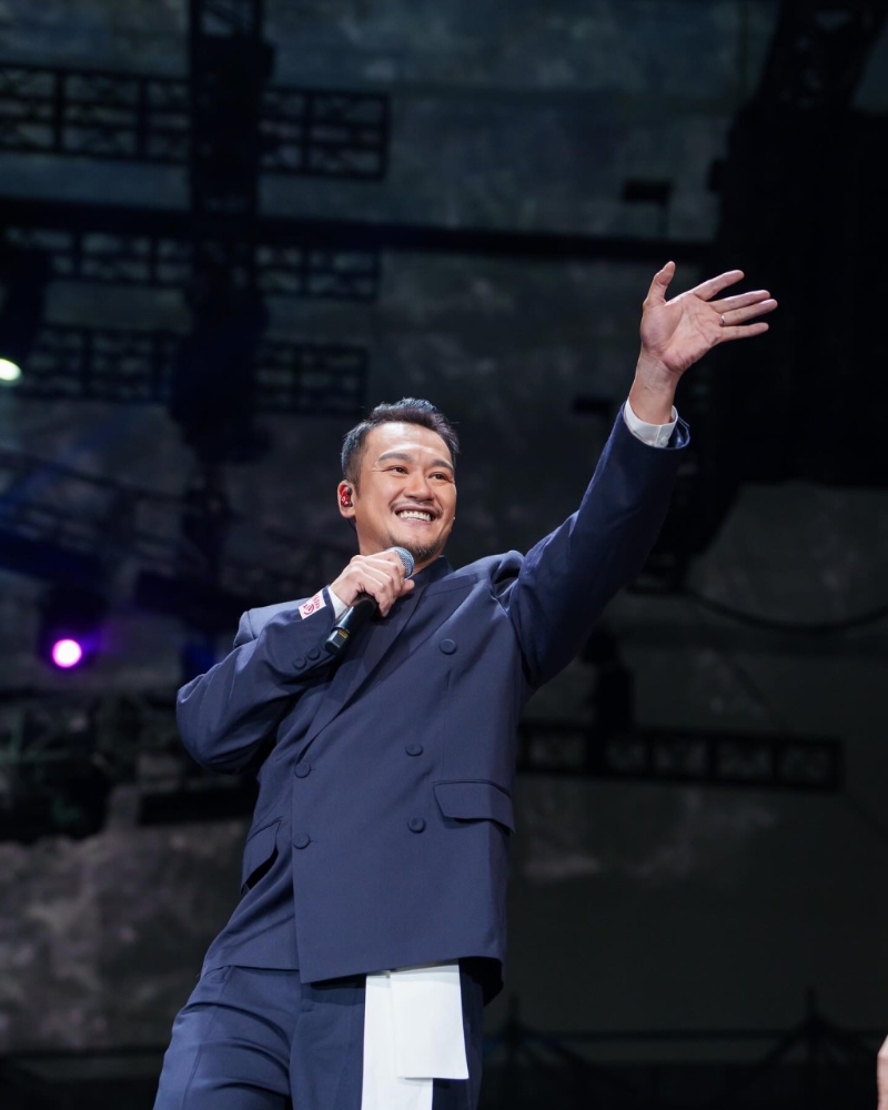 41歲的吳浩康近年兼顧地盤和幕前工作，被外界力贊“真漢子”，成功洗底。