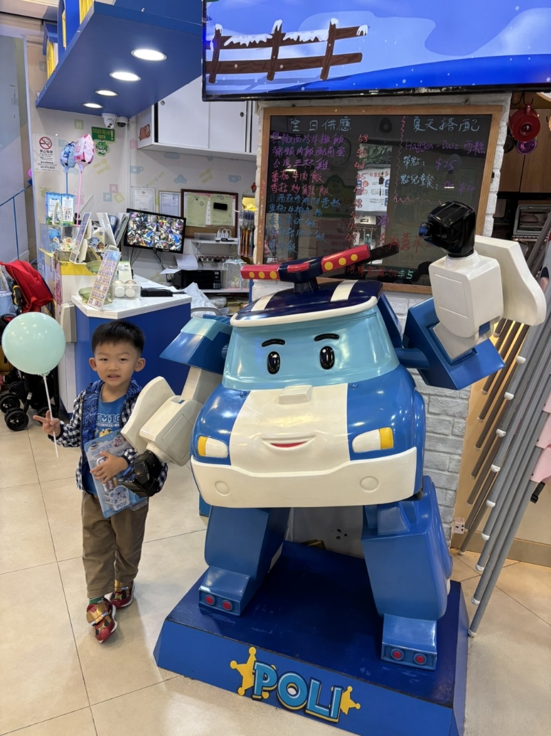 POLI CAFE波力主題cafe是港珠澳首間取得韓國正式授權、以救援小英雄Poli為主題的主題餐廳。