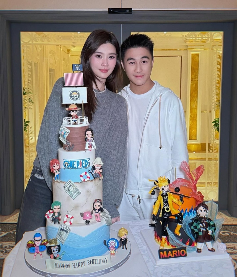 何猷君30歲生日，老婆奚夢瑤為他花盡心思慶祝，臺上兩個動漫主題蛋糕就是為老公精心安排。