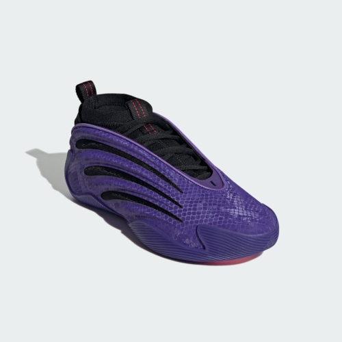 adidas Basketball蛇年賀歲版配色HARDEN VOL 9籃球鞋$1,499，鞋身加入蛇紋細節。