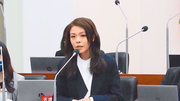 新竹市長高虹安因助理費官司一審判決有罪遭停職，并被判刑7年4月，2024年7月26日由副市長邱臣遠代理。