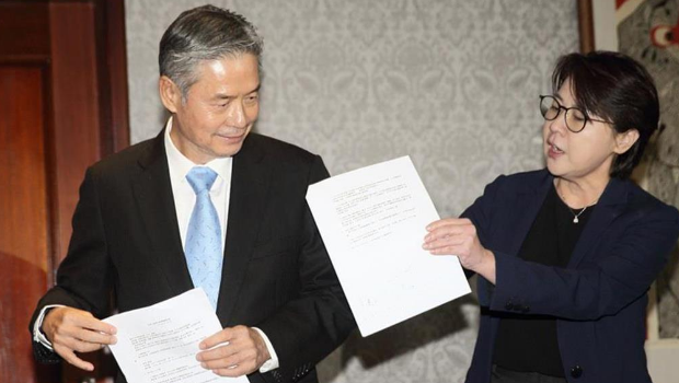 金溥聰（左）杠上媒體人陳文茜及前“立委”蔡正元提告求償600萬元。