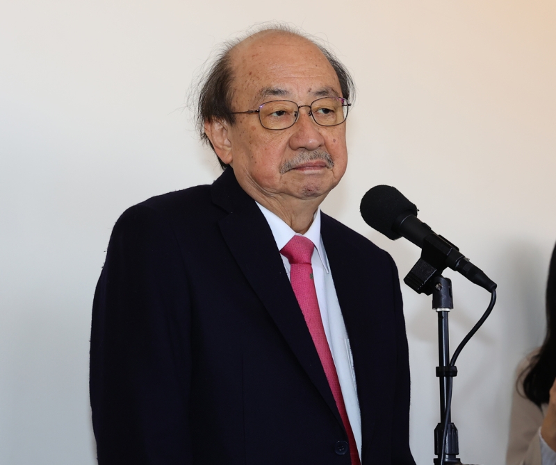 民進黨立院黨團總召柯建銘日前放話，稱要罷免41席國民黨區域立委，17日更呼吁，希望所有黨公職、議員服務處能設站幫忙連署罷免。