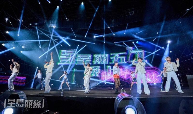 阿信驚喜現身與Energy嗨唱《星期五晚上》。