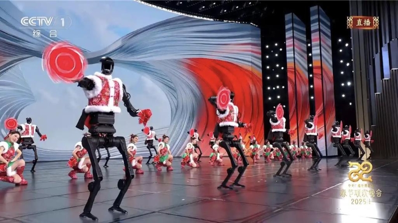 于今年一月央視春晚亮相的同款人形機器人，開價65萬元，12日晚間在電商平臺上架后隨即秒殺。