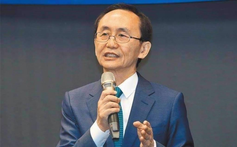媒體人吳子嘉（圖）爆料稱，潘孟安已經不選高雄市長了，未來可能接下一任行政院長。（資料照）