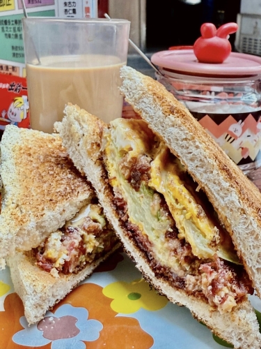 以爆焰三文治聞名。（香港茶餐廳及美食關注組＠FB圖片）
