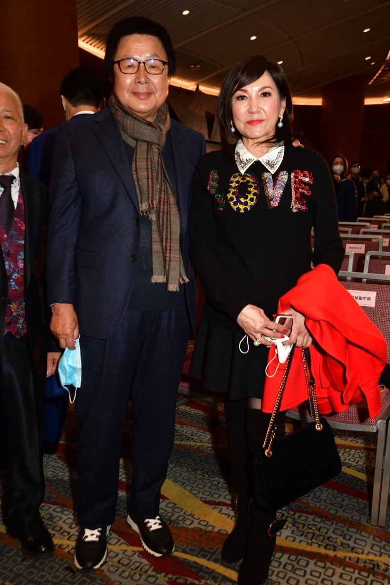 第10位則為旭日國際集團主席蔡志明（左），身家為81億美元。