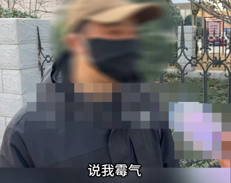 醫院人員指李先生倒霉?！缎±驇兔Α奉l道