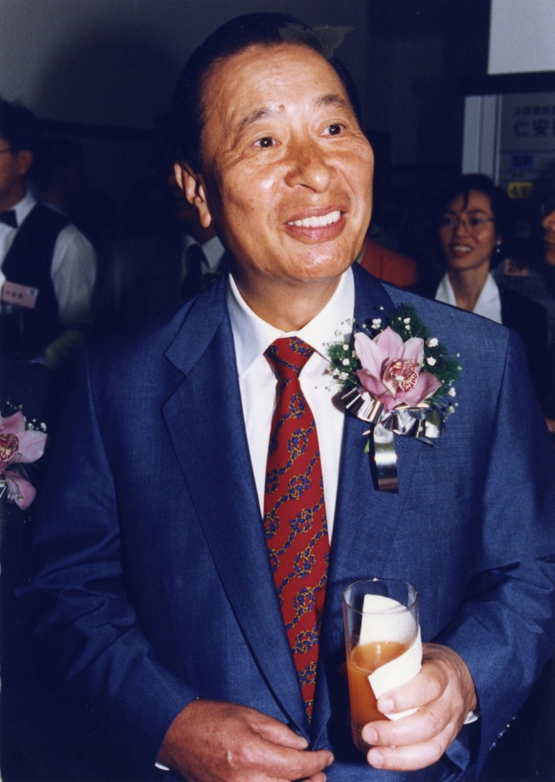 李兆基談致富之道時，多次提到「吃得苦中苦，方為人上人」。